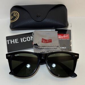 Ray-Ban Black Wayfarer Sunglasses made in Italy worn once